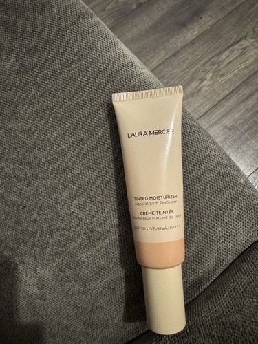 Laura mercier tinted - laura,