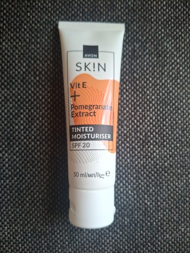 Avon tinted moisturiser vit - tinted, e